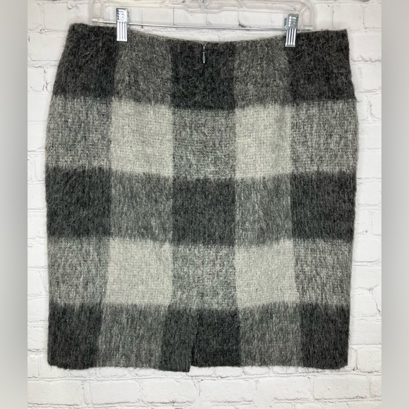 Talbots Gray and Black Buffalo Plaid Wool Blend Short Skirt Size 12 - Picture 5 of 7